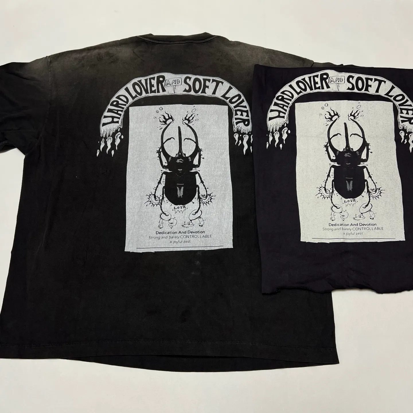 Printing proofing SAINT Mxxxxxx SS TEE/THE ETERNAL/BLK Latest model Skull beetle distressed sulfur-dyed retro short-sleeves Washed black S-XL Garment dyeing Re-washed to distress Ma Liu faded Top-notch printing process Simulated natural distressed style Genuinely correct version Original consistent main mark/washed mark/angel anti-counterfeiting mark